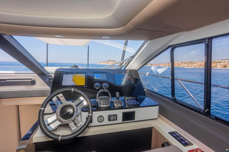 Azimut Fly 60