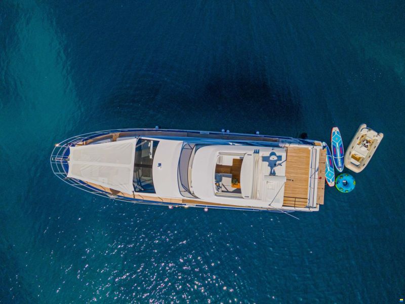 Azimut Fly 60