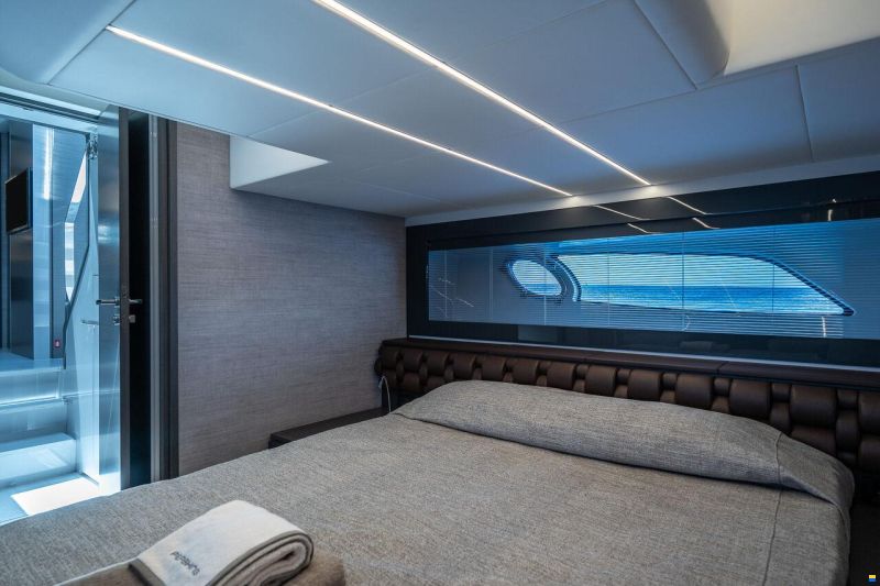 Pershing 5x