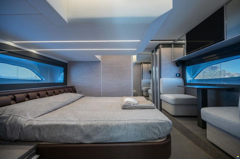Pershing 5x