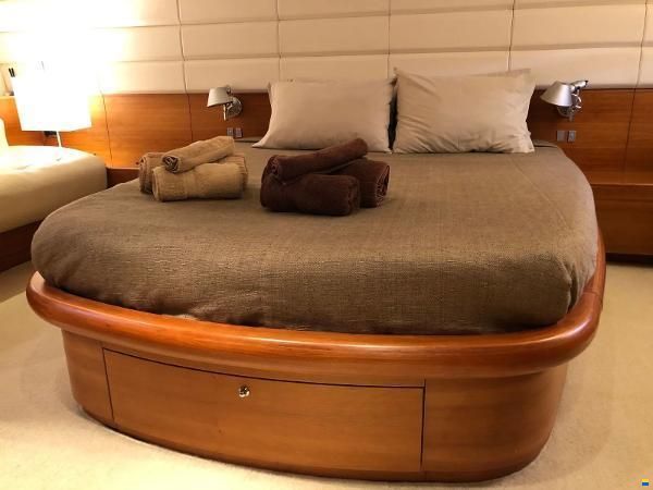 AICON Yachts 64