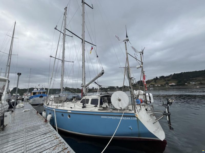 Damien II Schooner 49