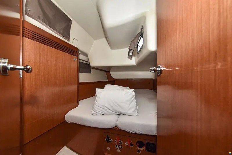 Beneteau Oceanis 43