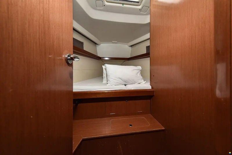 Beneteau Oceanis 43