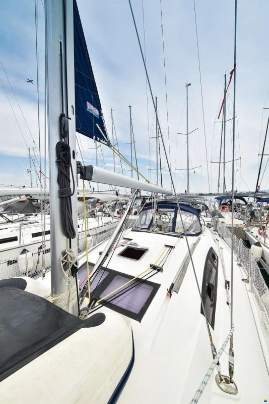 Beneteau Oceanis 43