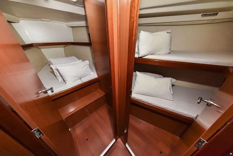 Beneteau Oceanis 43