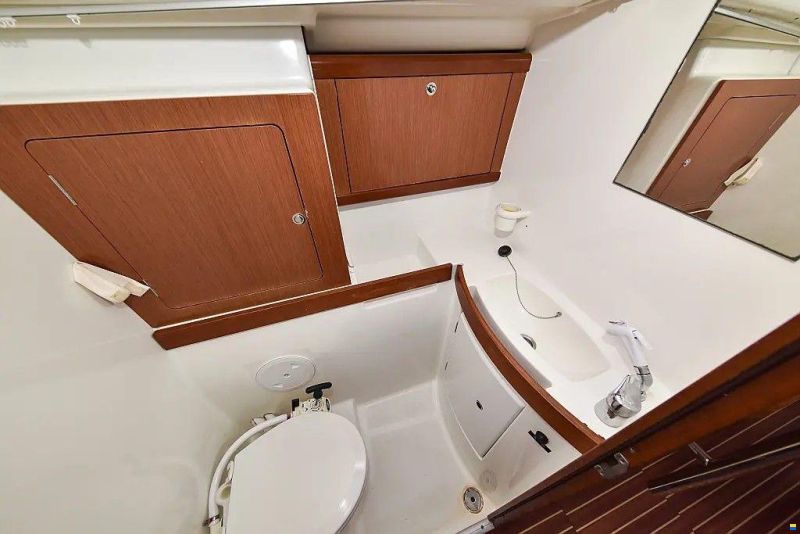 Beneteau Oceanis 43
