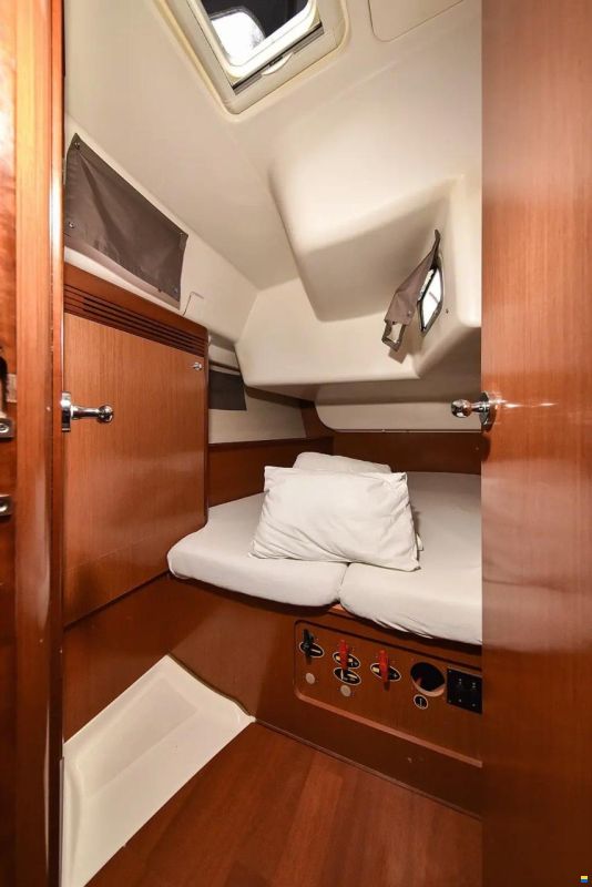 Beneteau Oceanis 43