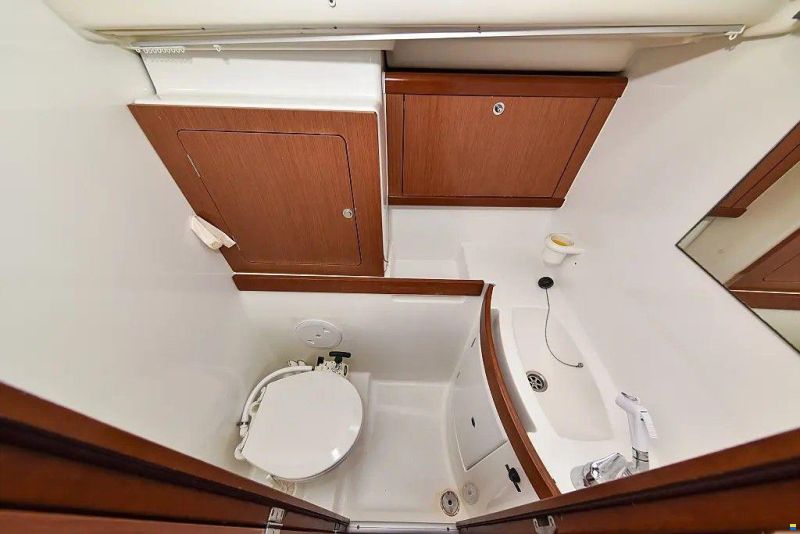 Beneteau Oceanis 43