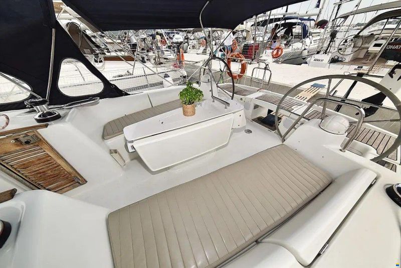 Beneteau Oceanis 43