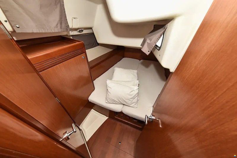 Beneteau Oceanis 43