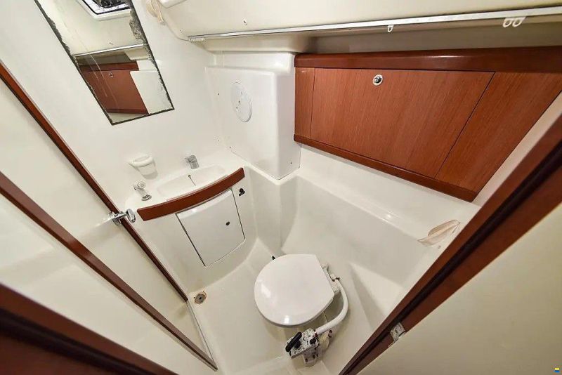 Beneteau Oceanis 43