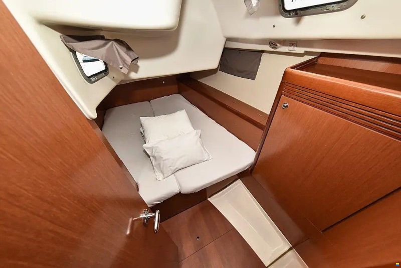 Beneteau Oceanis 43