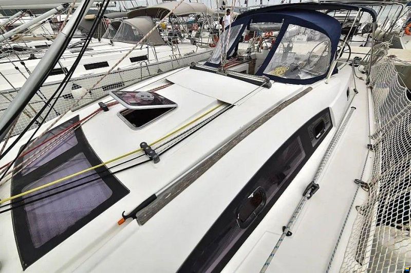 Beneteau Oceanis 43