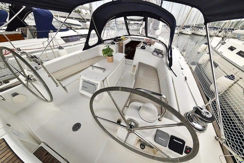 Beneteau Oceanis 43