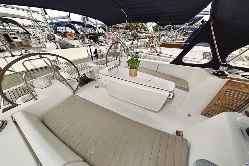 Beneteau Oceanis 43