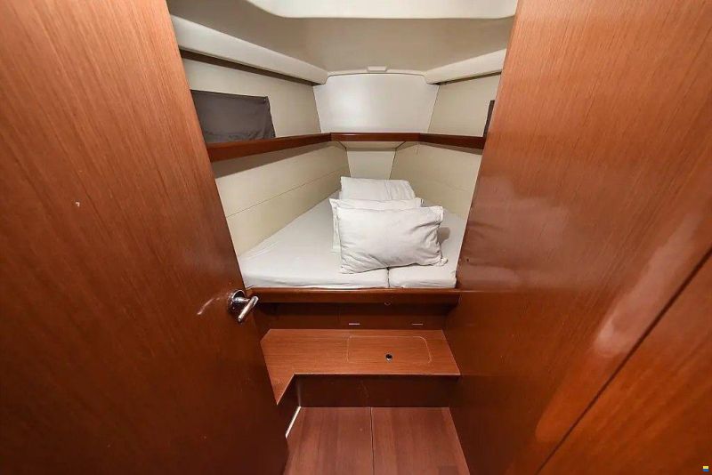 Beneteau Oceanis 43