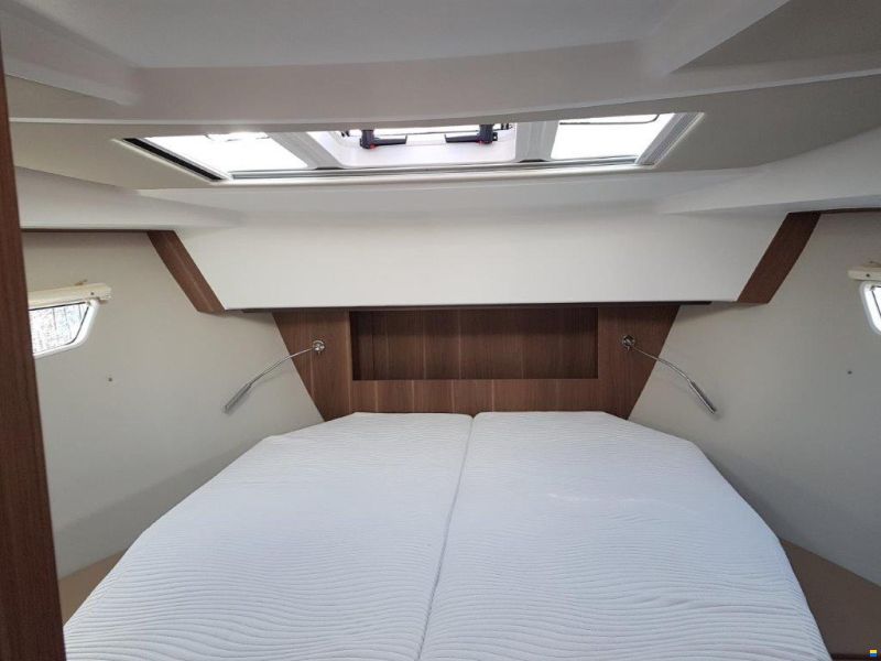 Sealine C 330 - Bug-Heckstrahlruder/Klimaanlage