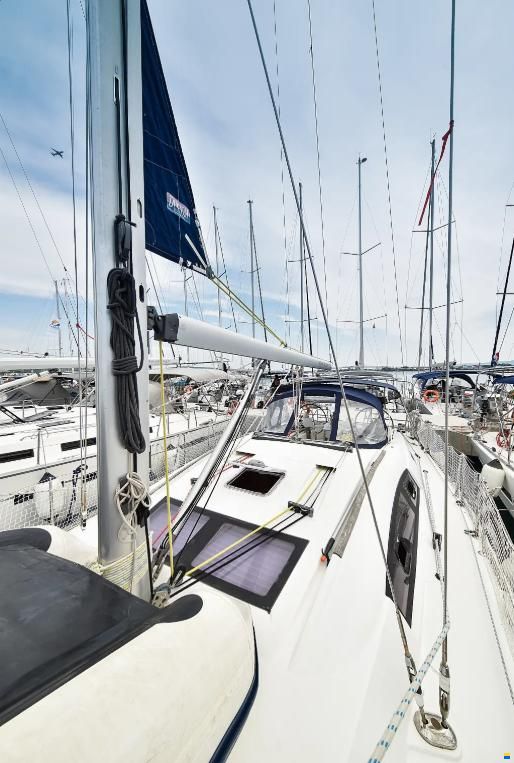 Beneteau Oceanis 43