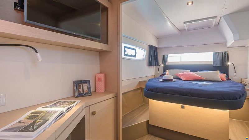 Fountaine Pajot Astréa 42