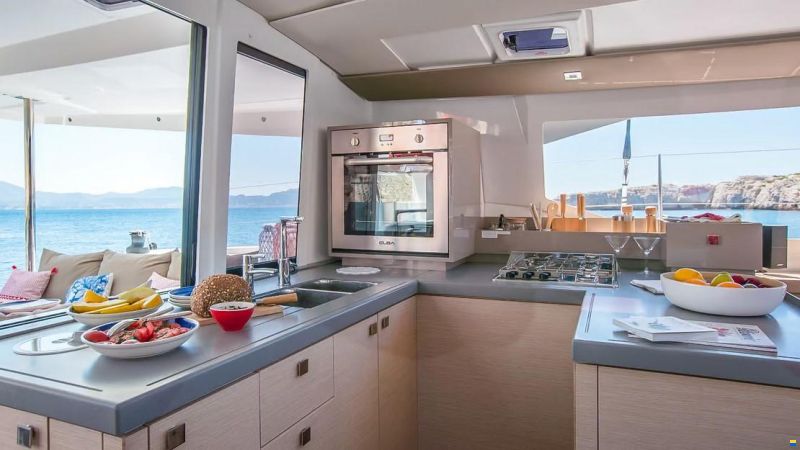 Fountaine Pajot Astréa 42