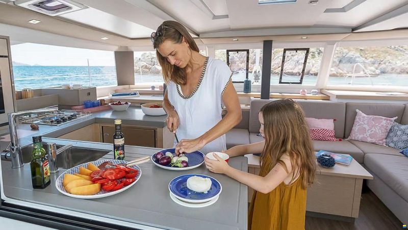 Fountaine Pajot Astréa 42