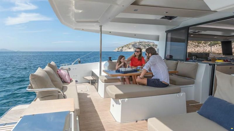 Fountaine Pajot Astréa 42