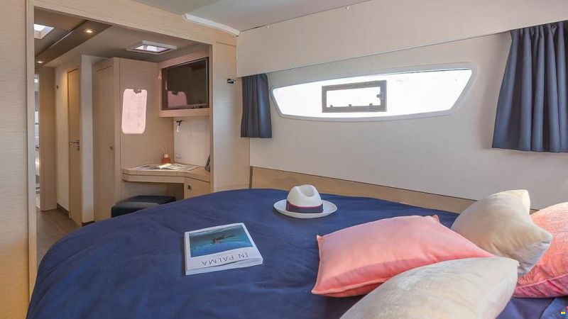 Fountaine Pajot Astréa 42
