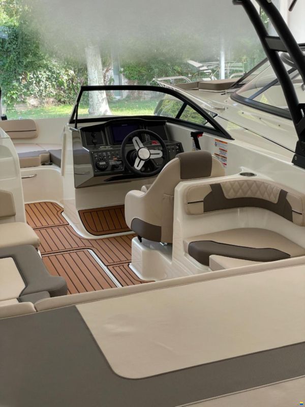Bayliner VR 6 WAKE