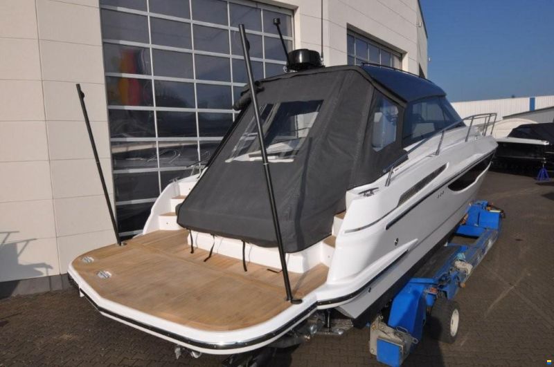 Focus Motor Yacht 36