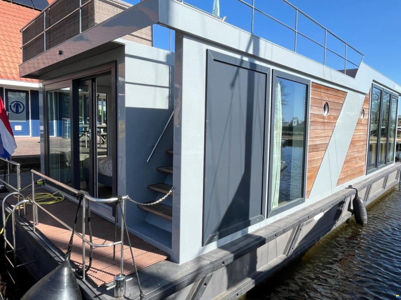 Houseboat Friesland 12.75 X 4.50 (inboar