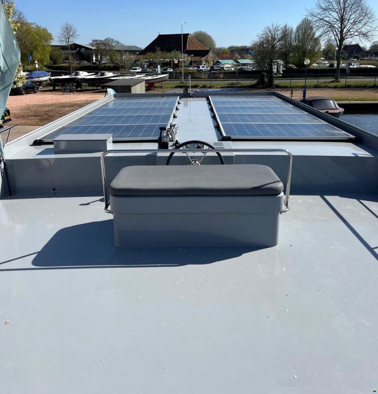 Houseboat Friesland 12.75 X 4.50 (inboar