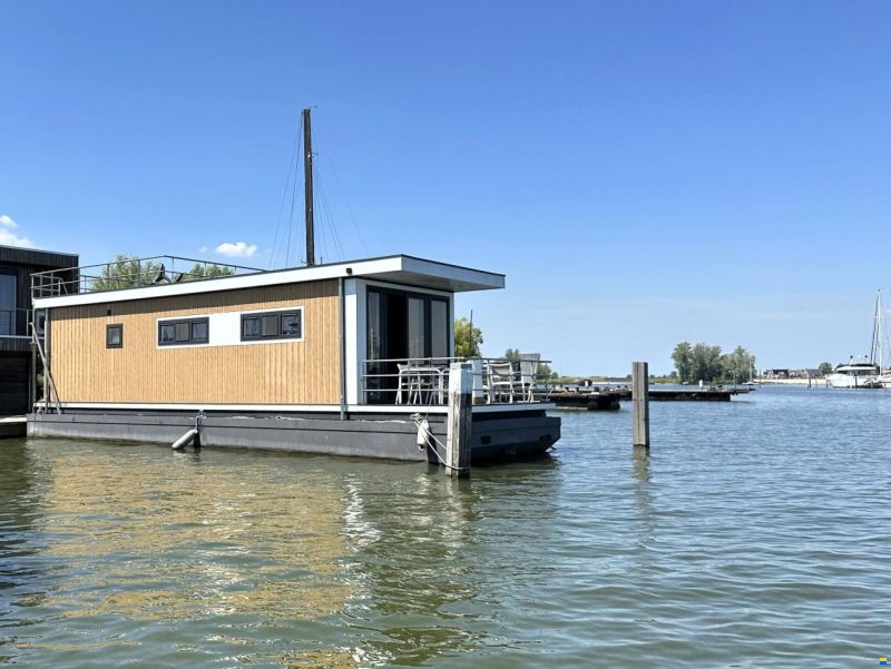 Vamos 46 Houseboat Charter