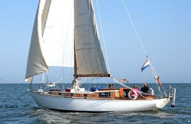 Robert Clark Sloop 42