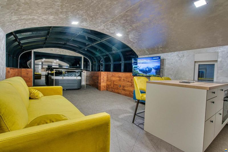 Luxury Homes Houseboat