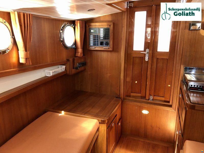 Notarisboot 800