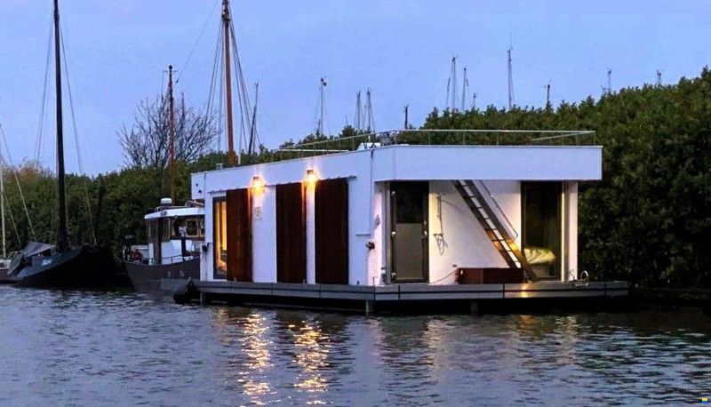 Surla 15 Houseboat