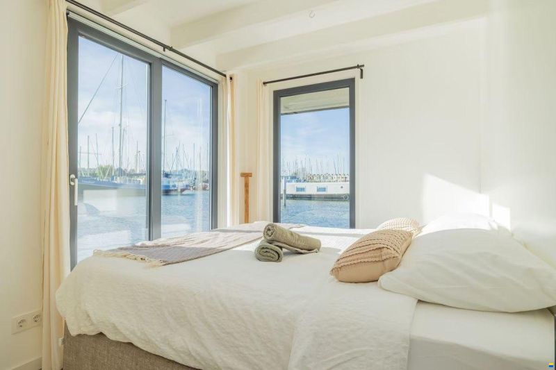 Surla 15 Houseboat Zelfvoorzienend