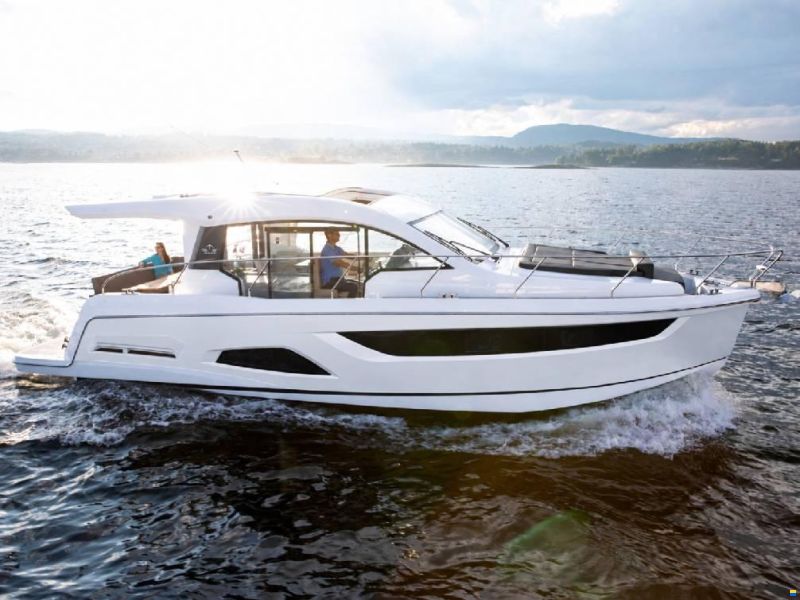 Sealine C390