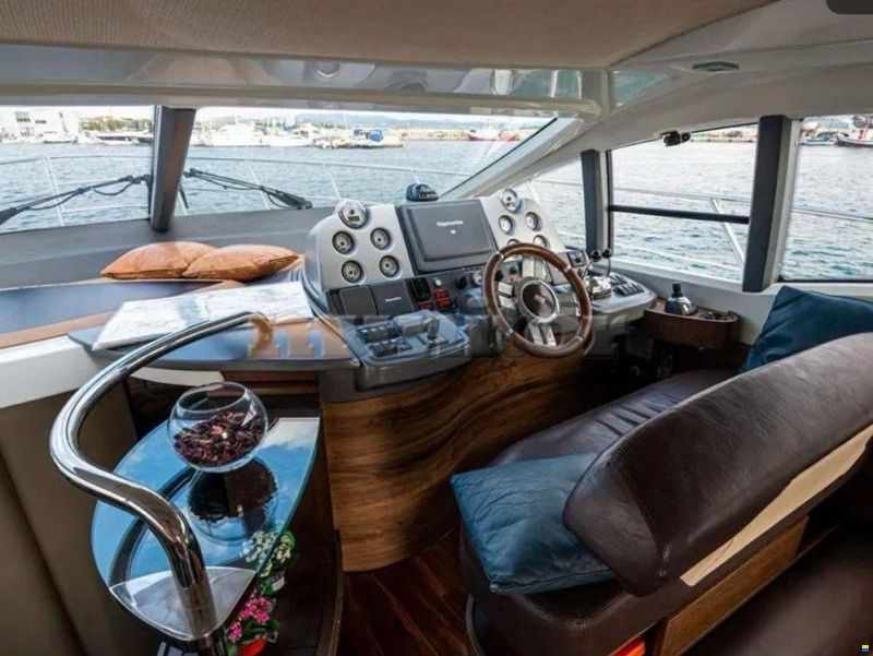 Azimut 43S