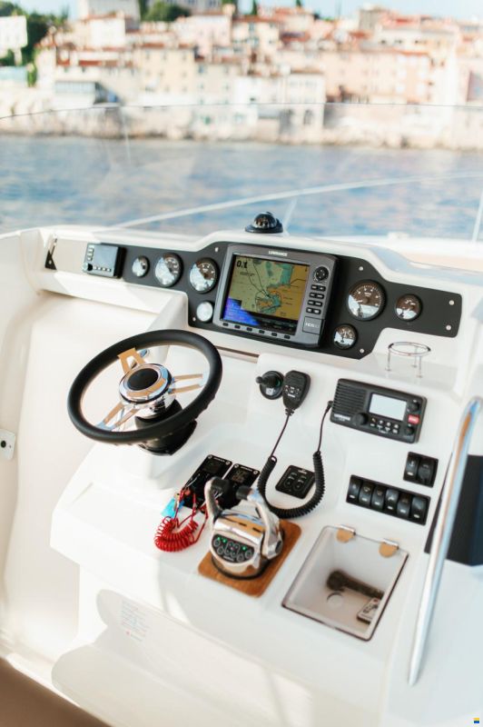 Jeanneau CAP CAMARAT 8.5 CC