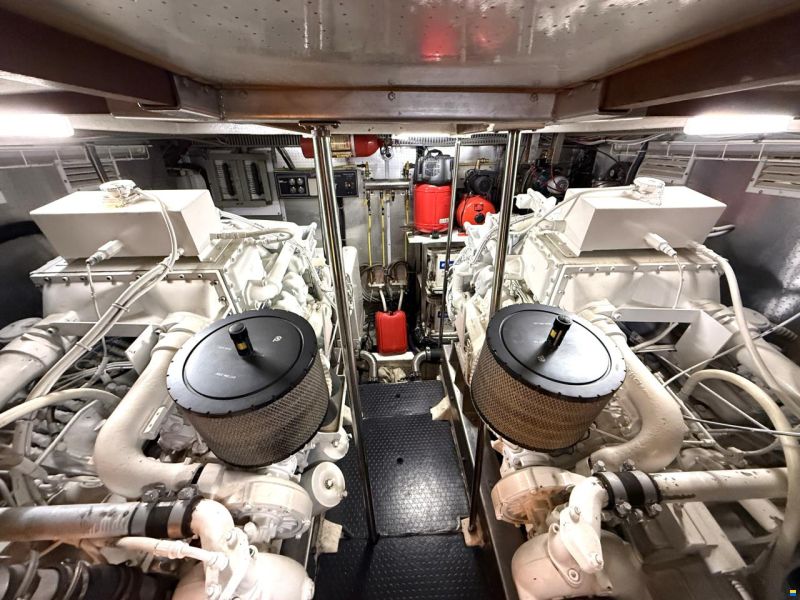 Johnson Yachts Johnson 65 Flybrige