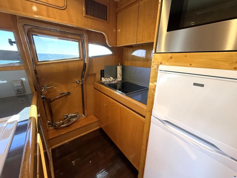 Johnson Yachts Johnson 65 Flybrige