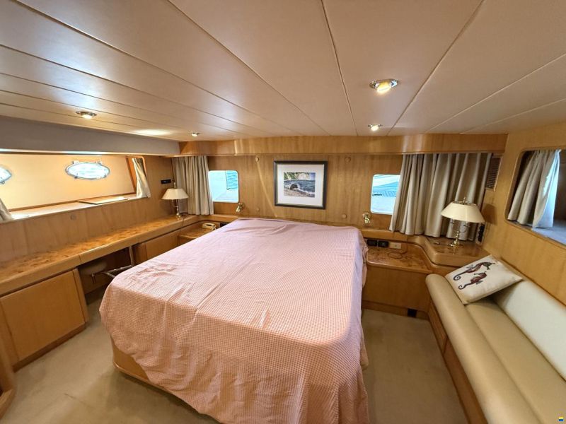 Johnson Yachts Johnson 65 Flybrige