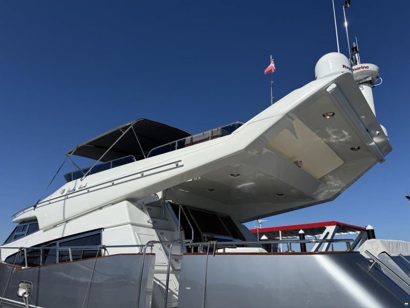 Johnson Yachts Johnson 65 Flybrige