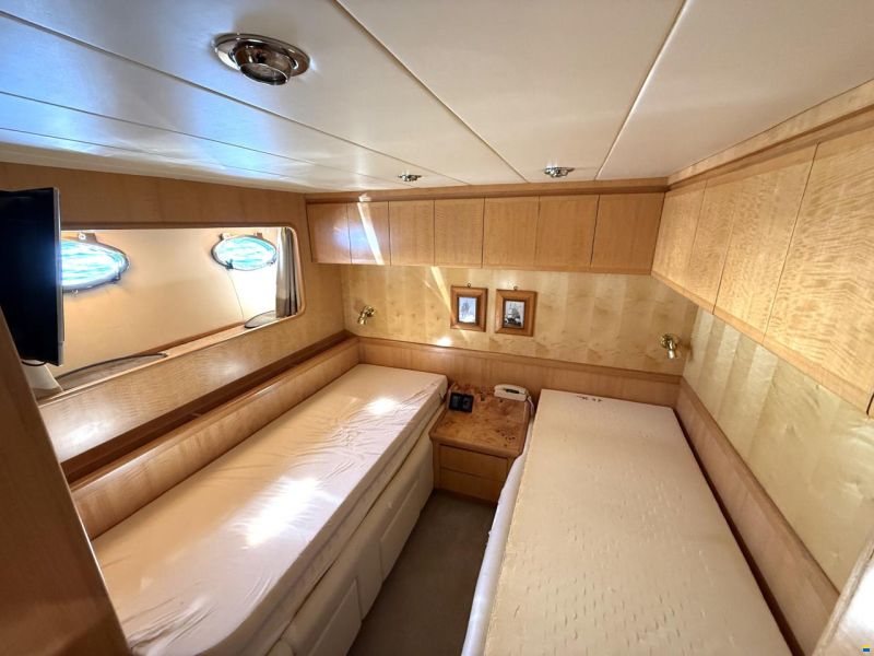 Johnson Yachts Johnson 65 Flybrige