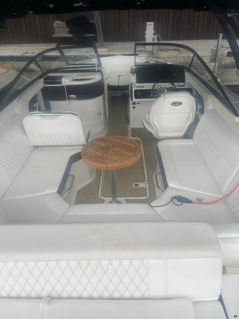 Sea Ray SLX 250