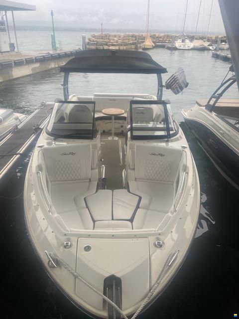 Sea Ray SLX 250