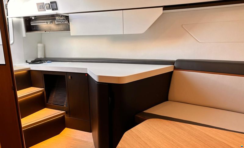 Fairline F//LINE 33