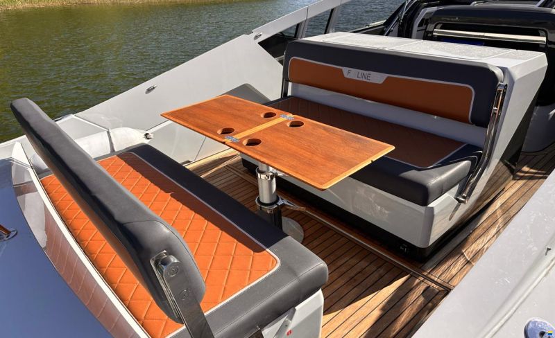 Fairline F//LINE 33